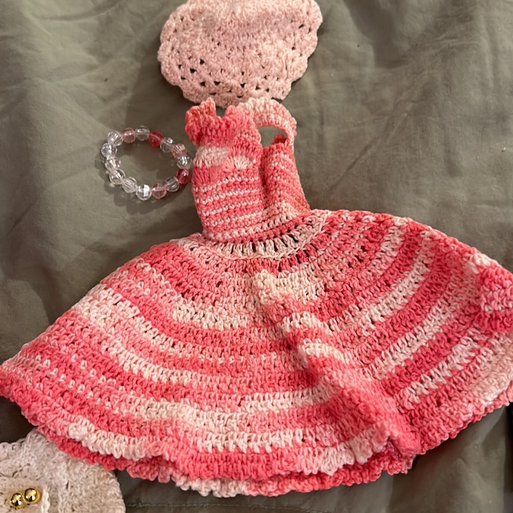 9 Handmade Barbie doll outfits - Picture 6 of 16
